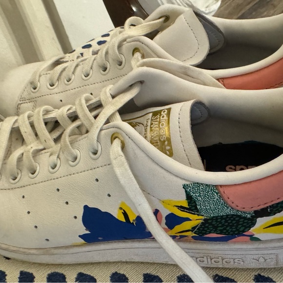 Stan Smith Adidas size ten white pink and floral shoe - Picture 6 of 6